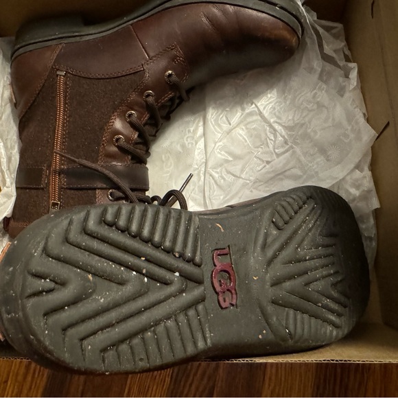 Ugg boot - Picture 3 of 5